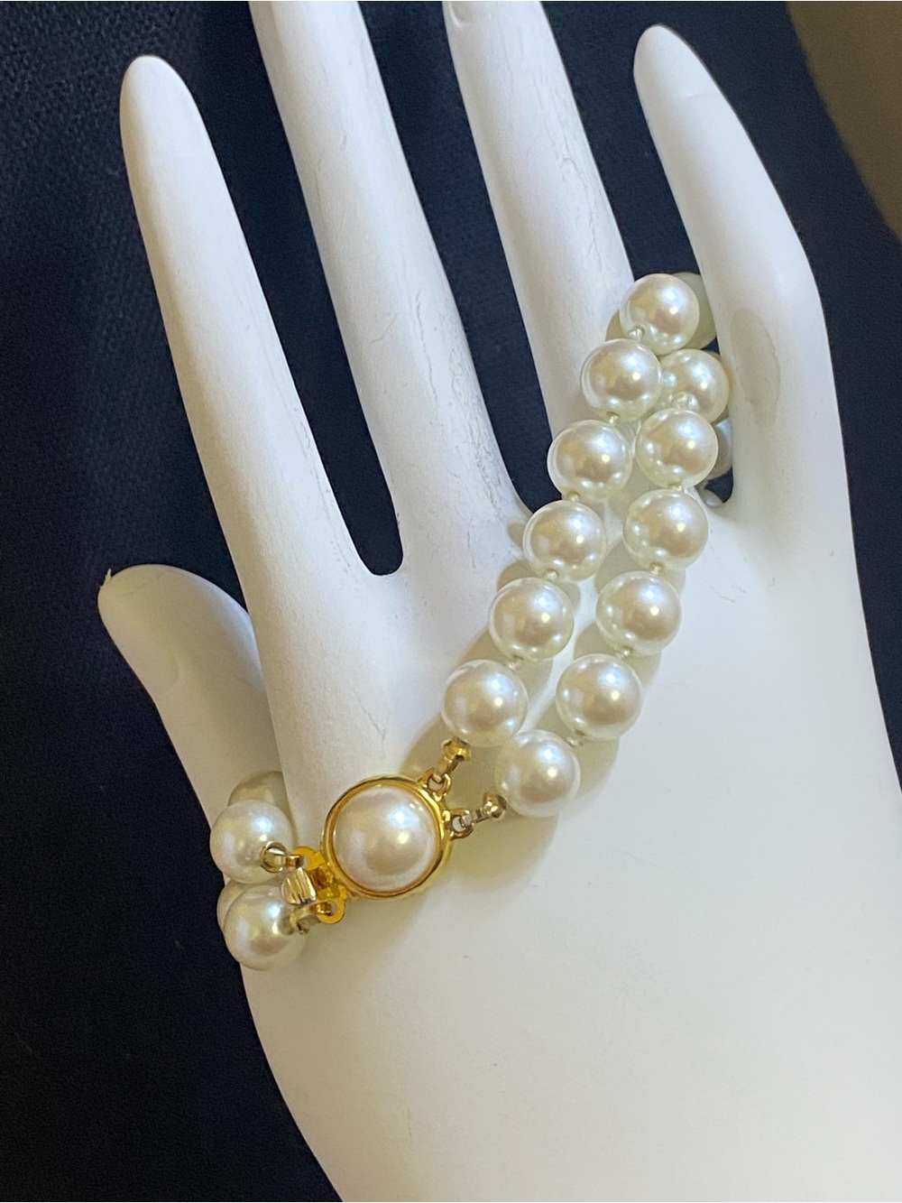 Vintage Double Strand Glass Pearl Bracelet Gold Tone Pearl Box Clasp